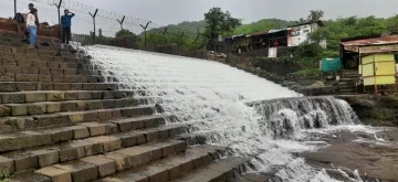 Bhushi dam Lonavala sightseeing taxi placeI
